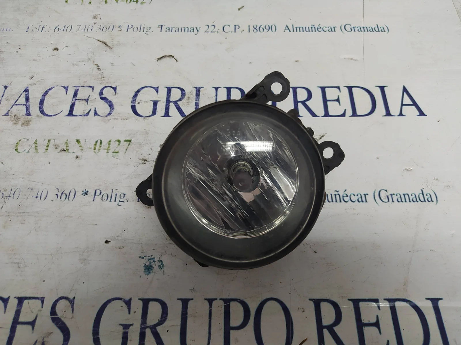 Foto de FARO ANTINIEBLA DERECHO RENAULT MEGANE III COUPE 1.9 dCi Diesel FAP (131 CV / 96 KW) referencia 8200074008