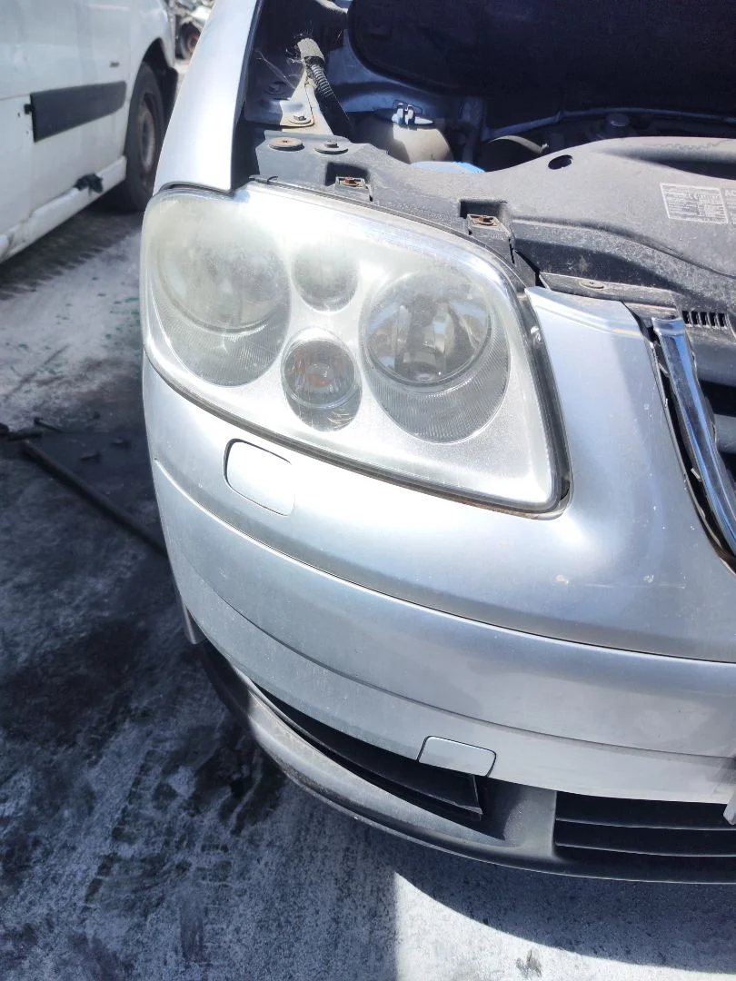 Foto de FARO DERECHO VOLKSWAGEN TOURAN (1T1) 1.9 TDI (105 CV / 77 KW)