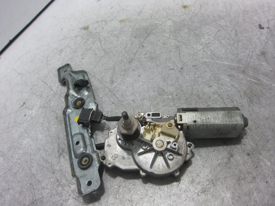 Foto de MOTOR LIMPIA TRASERO VOLKSWAGEN GOLF III (1H1)(11.1991) 1.8 (75 CV / 55 KW) referencia 1H6955717