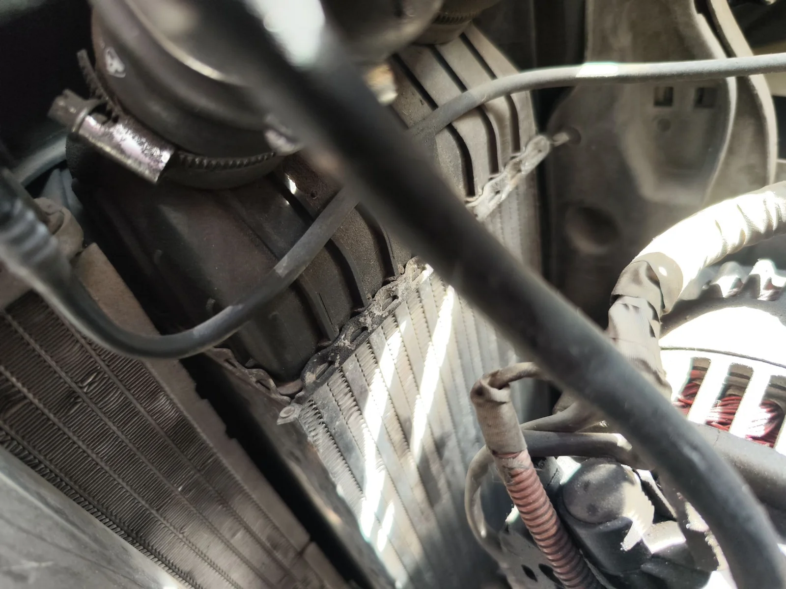 Foto de INTERCOOLER PEUGEOT 207 1.6 16V HDi (90 CV / 66 KW) referencia 0384J4