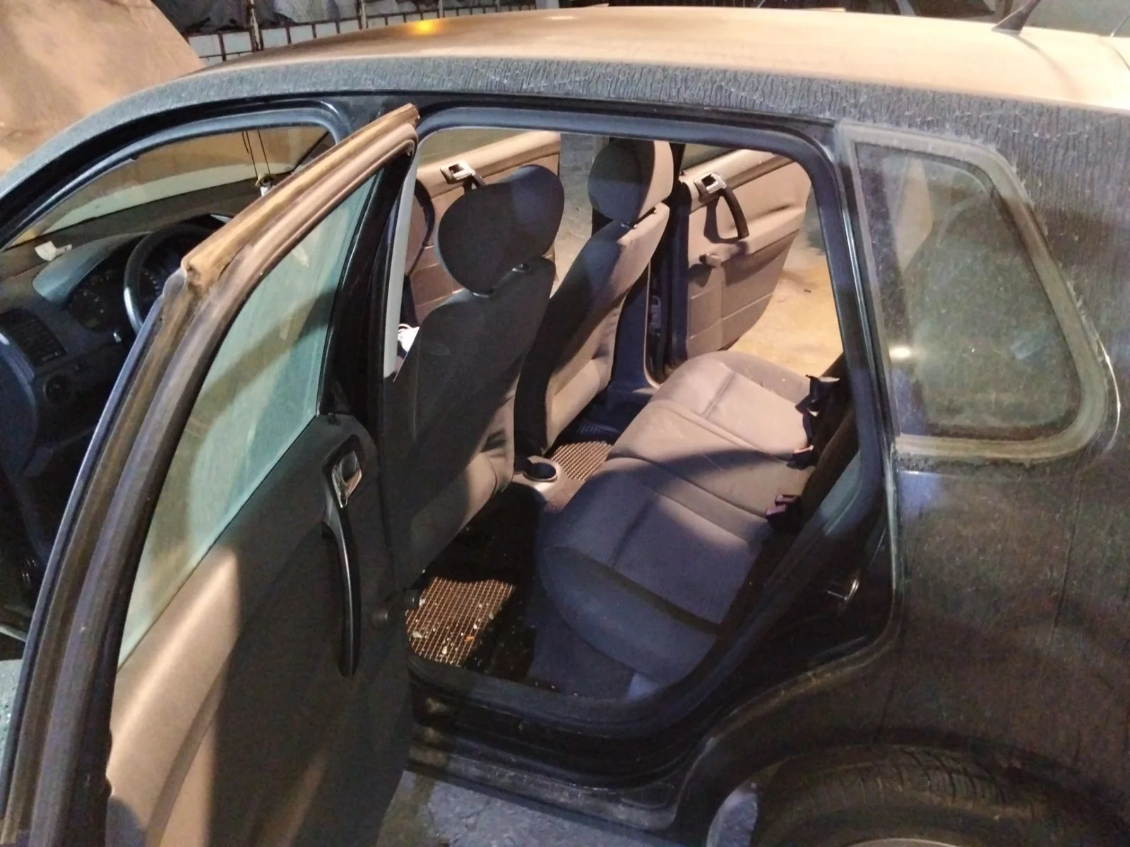 Foto de GOMAS CONTORNO PUERTA VOLKSWAGEN POLO IV (9N1)