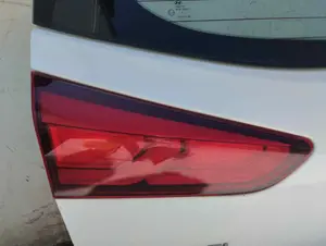 Foto de PILOTO TRASERO IZQUIERDO INTERIOR HYUNDAI I20 (GB) 1.2 16V CAT (84 CV / 62 KW)