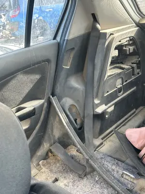 Foto de CINTURON SEGURIDAD TRASERO DERECHO OPEL CORSA D 1.3 16V CDTI (75 CV / 55 KW)