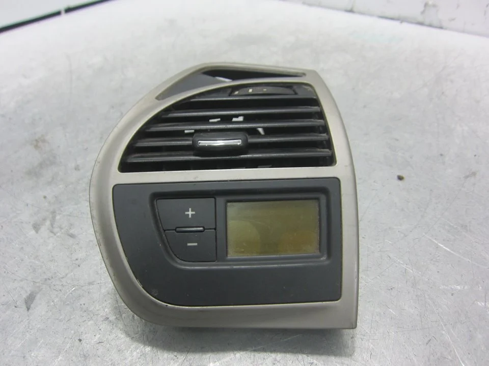 Foto de MANDO CLIMATIZADOR CITROEN XSARA BERLINA 1.6 16V CAT (NFU / TU5JP4) (109 CV / 80 KW) referencia 965086877