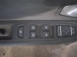 Foto de MANDO ELEVALUNAS DELANTERO IZQUIERDO RENAULT CLIO IV GRANDTOUR 0.9 Energy (90 CV / 66 KW) referencia 255702886R