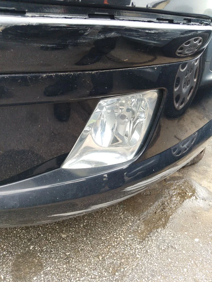 Foto de FARO ANTINIEBLA IZQUIERDO PEUGEOT 407 2.0 16V HDi FAP CAT (RHR / DW10BTED4) (136 CV / 100 KW)