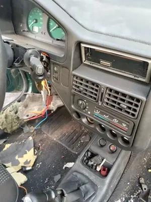 Foto de INTERRUPTOR PEUGEOT 106 (S2) 1.1  (60 CV / 44 KW)