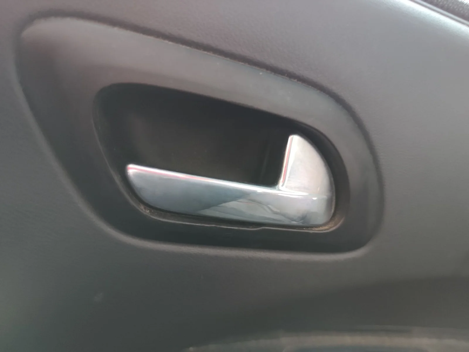 Foto de MANETA INTERIOR TRASERA DERECHA PEUGEOT 5008 1.6 HDi FAP CAT (9HZ / DV6TED4) (109 CV / 80 KW) referencia 9144F9