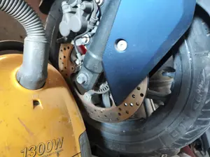 Foto de DISCO FRENO DELANTERO YAMAHA X-MAX 250 250 cm3 - 15 kW (20 CV / 15 KW)