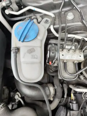 Foto de DEPOSITO EXPANSION AUDI A5 COUPE (8T) 2.0 16V TDI (170 CV / 125 KW)