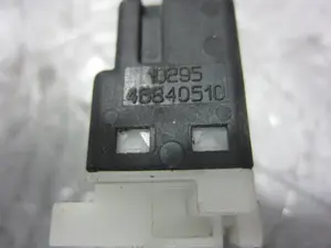 Foto de INTERRUPTOR FIAT I DOBLÒ (119) 1.9 JTD CAT (105 CV / 77 KW) referencia 46840510 foto 4
