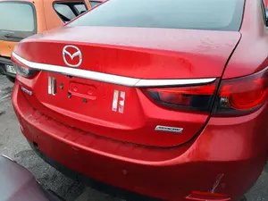 Foto de PORTON TRASERO MAZDA 6 BERLINA (GJ) 2.2 Turbodiesel CAT (175 CV / 129 KW) foto 2