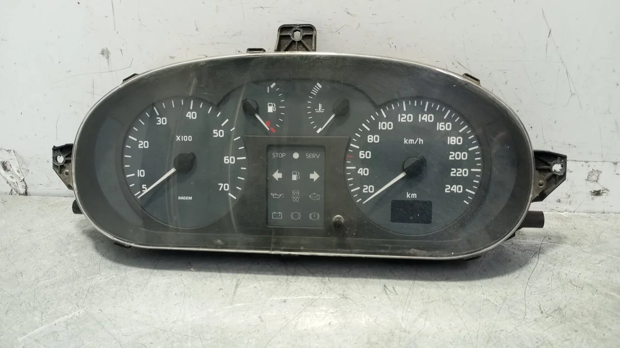 Foto de CUADRO INSTRUMENTOS RENAULT SCENIC I (JA...) 1.9 dTi Diesel (80 CV / 59 KW) referencia 8200071811