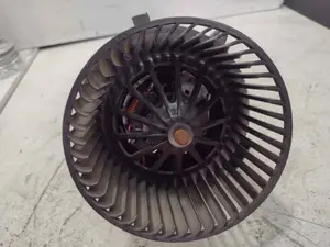Foto de MOTOR CALEFACCION CITROEN DS3 1.6 e-HDi FAP (92 CV / 68 KW) referencia T4054001 foto 3