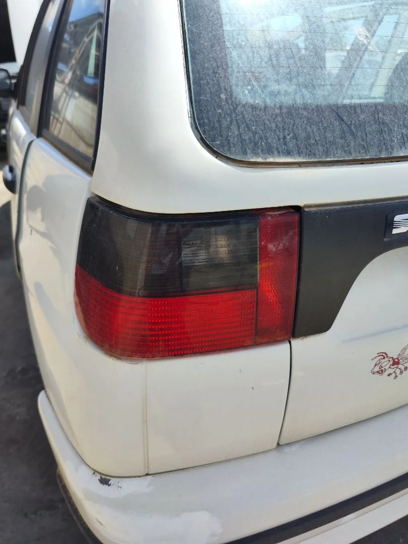 Foto de PILOTO TRASERO IZQUIERDO SEAT IBIZA (6K1) 1.4 (60 CV / 44 KW)