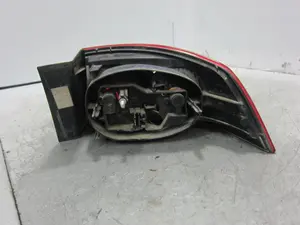 Foto de PILOTO TRASERO IZQUIERDO RENAULT LAGUNA II (BG0) 2.0 16V IDE (140 CV / 103 KW) referencia B74PH2 foto 5