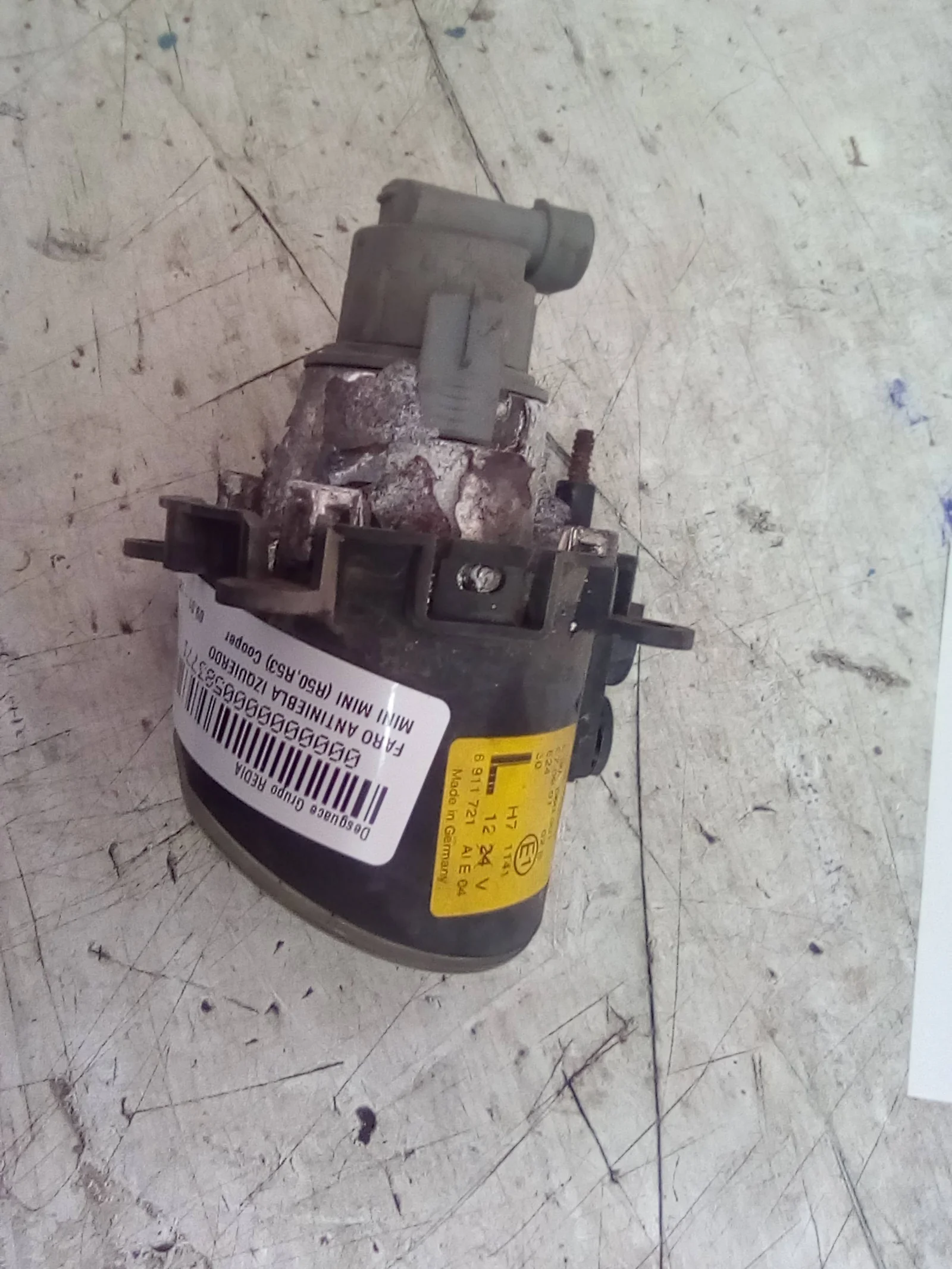 Foto de FARO ANTINIEBLA IZQUIERDO MINI MINI (R50,R53) 1.6 16V CAT (116 CV / 85 KW)
