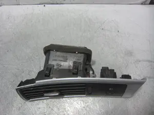 Foto de REJILLA AIREADORA AUDI A6 BERLINA (4F2) 2.0 TDI (140 CV / 103 KW) referencia 4F1820601D foto 4