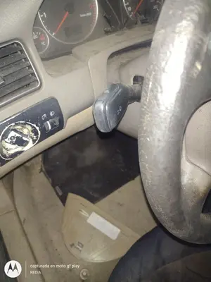 Foto de MANDO INTERMITENTES AUDI A6 BERLINA (4B2) 1.9 TDI (131 CV / 96 KW)