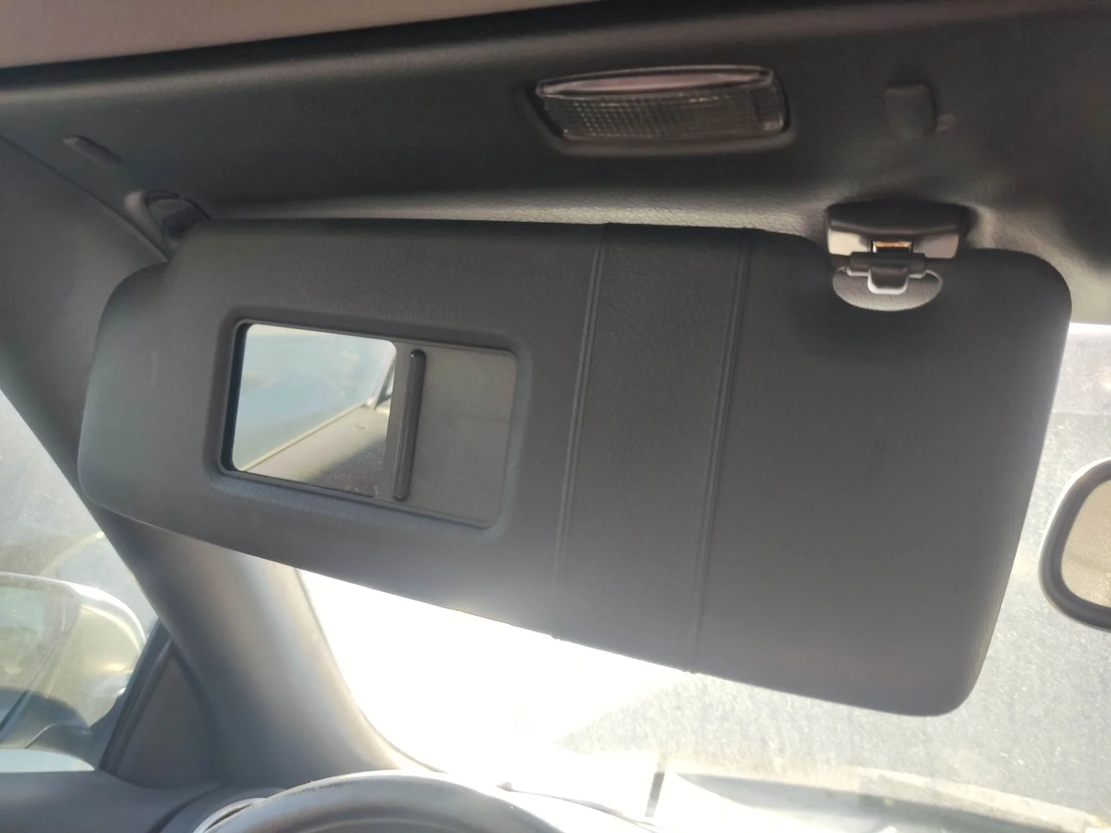 Foto de PARASOL IZQUIERDO AUDI A4 CABRIOLET (8H) 2.5 V6 24V TDI (163 CV / 120 KW)