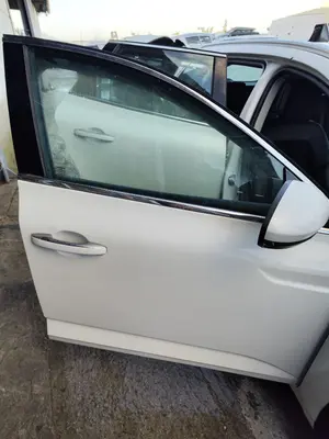 Foto de LUNA DELANTERA DERECHA RENAULT TALISMAN SPORT TOURER 1.6 dCi Diesel FAP Energy (131 CV / 96 KW) referencia 803006529R