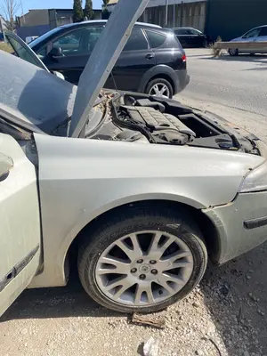 Foto de ALETA DELANTERA DERECHA RENAULT LAGUNA II (BG0) 2.0  (135 CV / 99 KW) referencia 8201094795