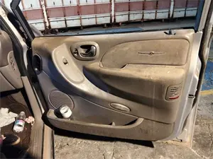 Foto de GUARNECIDO PUERTA DELANTERA DERECHA CHRYSLER VOYAGER (RG)