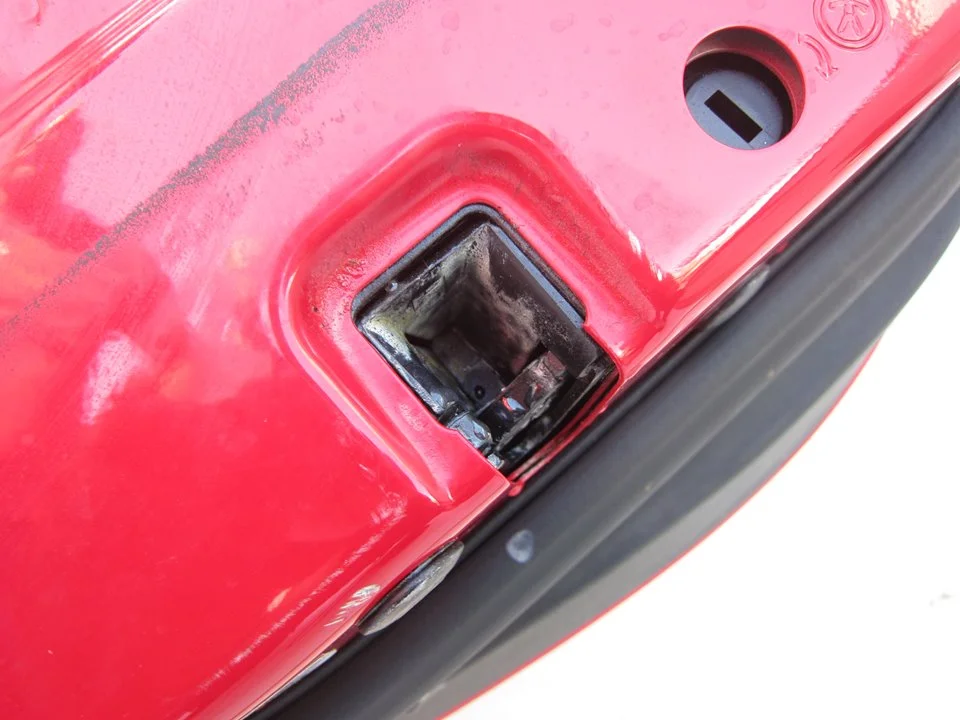 Foto de CERRADURA PUERTA TRASERA DERECHA VOLKSWAGEN GOLF PLUS V (5M1) 1.6 (102 CV / 75 KW)