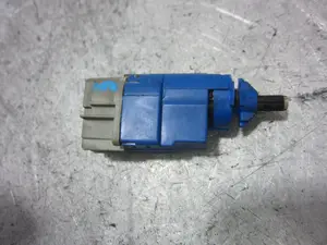 Foto de INTERRUPTOR DACIA LOGAN II 1.5 dCi Diesel FAP CAT (75 CV / 55 KW) referencia 253255192R foto 3