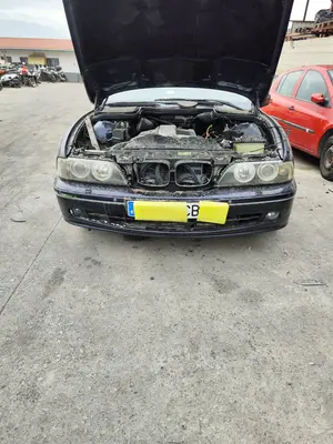 Foto de PARAGOLPES DELANTERO BMW SERIE 5 BERLINA (E39) 3.0 24V Turbodiesel CAT (193 CV / 142 KW)