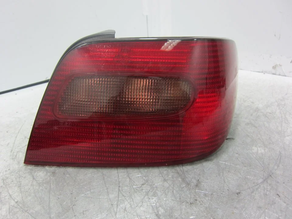 Foto de PILOTO TRASERO DERECHO CITROEN XSARA BERLINA 2.0 HDi CAT (RHY / DW10TD) (90 CV / 66 KW) referencia 2435D