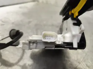 Foto de CERRADURA PUERTA DELANTERA IZQUIERDA PORSCHE MACAN (95BA) referencia 8J1837015E foto 3