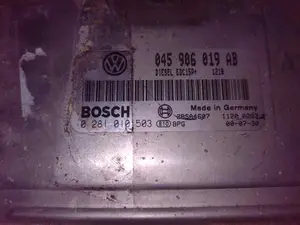 Foto de CENTRALITA MOTOR UCE VOLKSWAGEN POLO III BERLINA (6N2) 1.4 TDI (75 CV / 55 KW) referencia 045906019AB foto 2