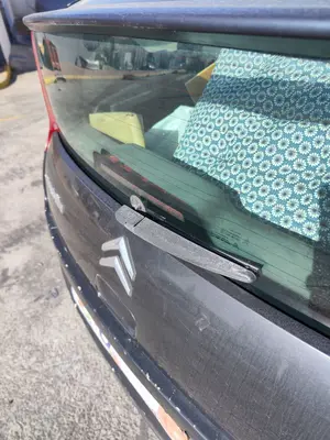 Foto de BRAZO LIMPIA TRASERO CITROEN C4 COUPE 1.4 16V (88 CV / 65 KW)
