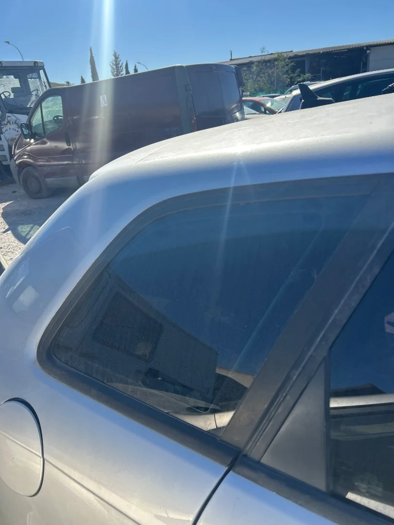 Foto de LUNA CUSTODIA TRASERA DERECHA AUDI A3 SPORTBACK (8PA) 2.0 16V TFSI (200 CV / 147 KW)