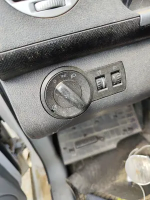 Foto de MANDO LUCES VOLKSWAGEN CADDY (2K)(02.2004) 1.9 TDI (BSU) (75 CV / 55 KW)
