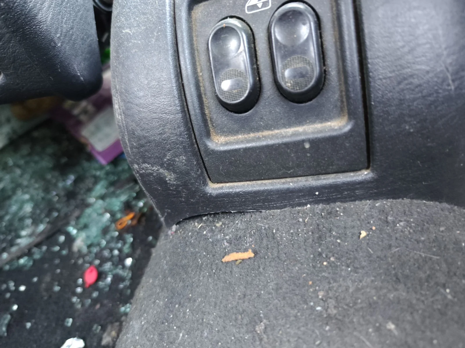 Foto de MANDO ELEVALUNAS TRASERO IZQUIERDO CHRYSLER PT CRUISER 2.2 CRD CAT (121 CV / 89 KW)