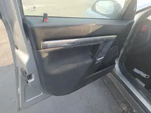 Foto de CERRADURA PUERTA DELANTERA IZQUIERDA OPEL VECTRA C CARAVAN 2.2 16V CAT (Z 22 YH / LCH) (155 CV / 114 KW) referencia 13210768