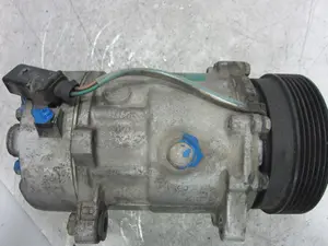 Foto de COMPRESOR AIRE ACONDICIONADO SEAT IBIZA (6K1) referencia 1JO820803F foto 7