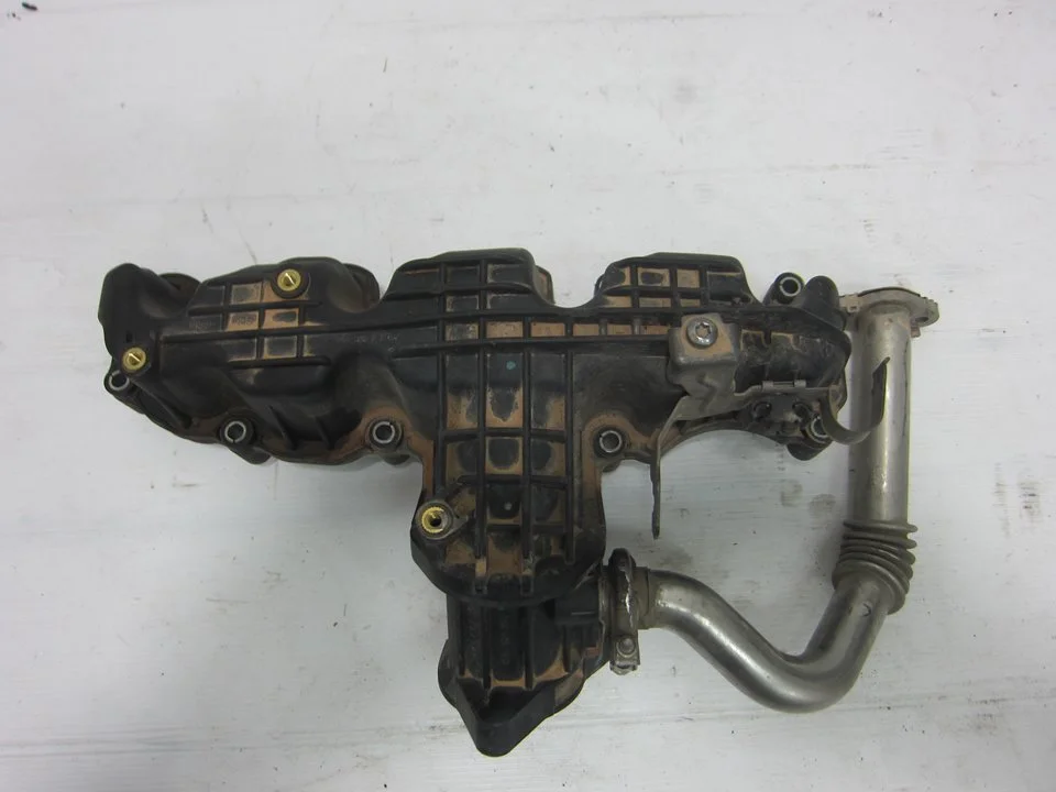 Foto de COLECTOR ADMISION VOLKSWAGEN PASSAT VARIANT (365) referencia 03L129711AL