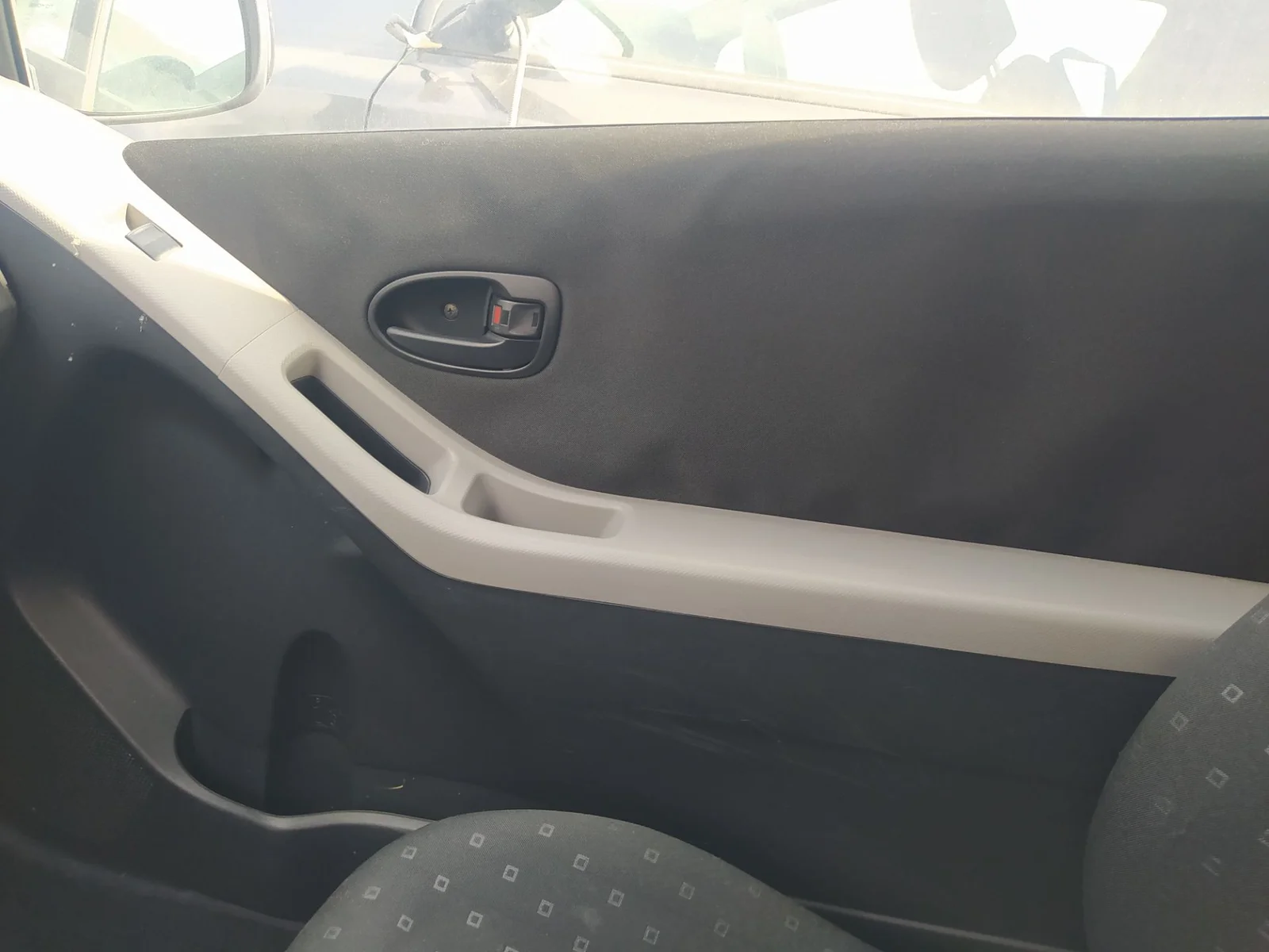 Foto de ELEVALUNAS DELANTERO DERECHO TOYOTA YARIS (KSP9/SCP9/NLP9) 1.4 Turbodiesel CAT (90 CV / 66 KW)