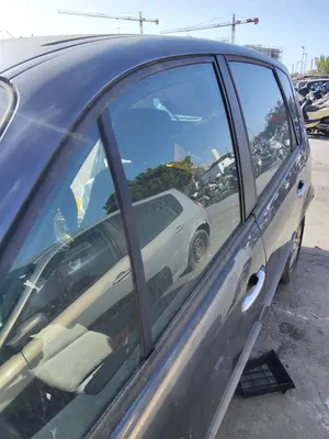 Foto de LUNA DELANTERA IZQUIERDA RENAULT SCENIC II (JM) 1.5 dCi Diesel (106 CV / 78 KW)