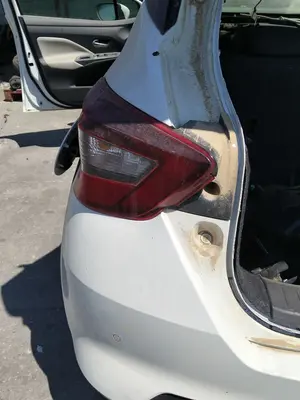 Foto de PILOTO TRASERO IZQUIERDO NISSAN MICRA (K14) 1.0 12V CAT (71 CV / 52 KW) referencia 265555FA0A foto 1