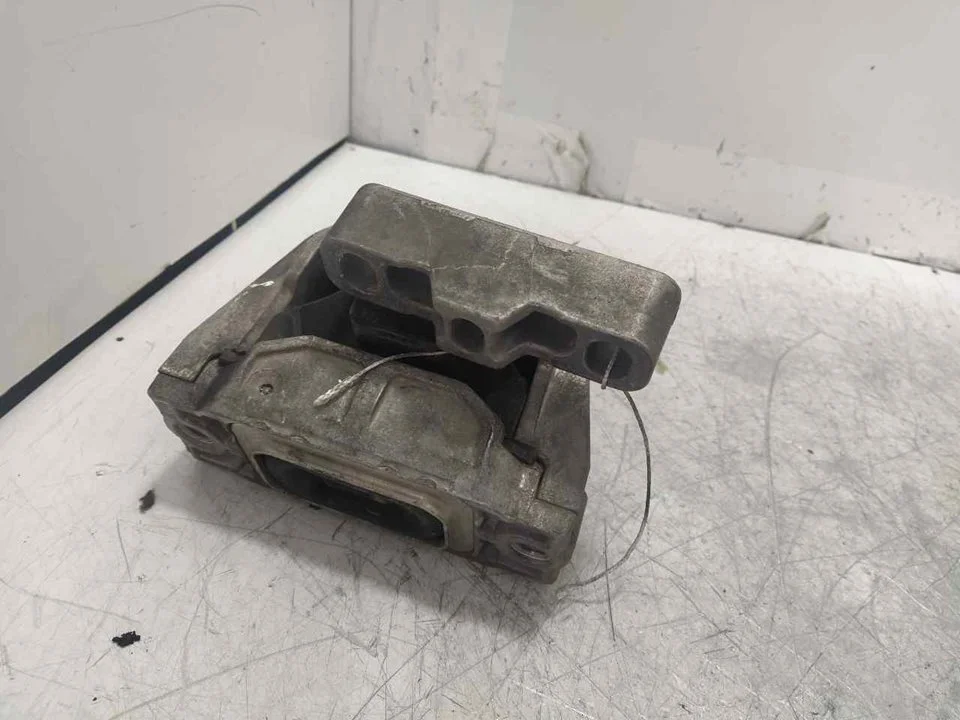 Foto de SOPORTE MOTOR AUDI A3 (8P1) 2.0 TDI (140 CV / 103 KW) referencia 1K0199262AT