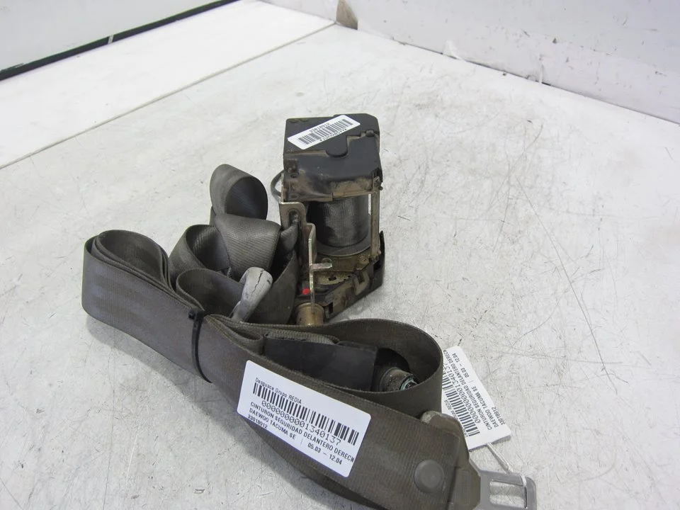 Foto de CINTURON SEGURIDAD DELANTERO DERECHO DAEWOO REZZO 1.6 CAT (105 CV / 77 KW) referencia 33018912