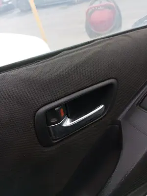 Foto de MANETA INTERIOR DELANTERA IZQUIERDA TOYOTA COROLLA VERSO (R1) 2.2 Turbodiesel CAT (136 CV / 100 KW) referencia 692060F010B0