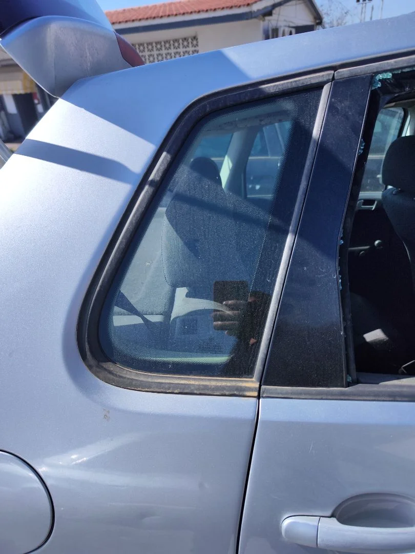Foto de LUNA CUSTODIA TRASERA DERECHA VOLKSWAGEN POLO IV (9N1) 1.4 16V (75 CV / 55 KW)