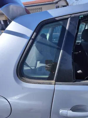 Foto de LUNA CUSTODIA TRASERA DERECHA VOLKSWAGEN POLO IV (9N1) 1.4 16V (75 CV / 55 KW)