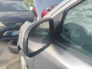 Foto de RETROVISOR IZQUIERDO NISSAN NOTE (E11E) 1.4 CAT (88 CV / 65 KW) referencia 963029U00B foto 2
