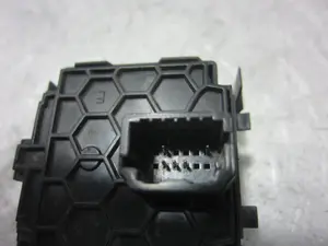 Foto de MANDO MULTIFUNCION RENAULT CAPTUR I 1.5 dCi Diesel FAP Energy (90 CV / 66 KW) referencia 251900567R foto 2